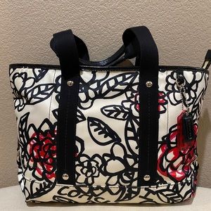 🌷Coach Daisy Tote🌷
